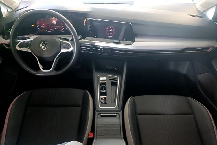 Used Volkswagen Golf 2021 200TSI DSG Pro Center Console