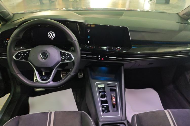 Used Volkswagen Golf 2021 280TSI DSG R-Line Center Console