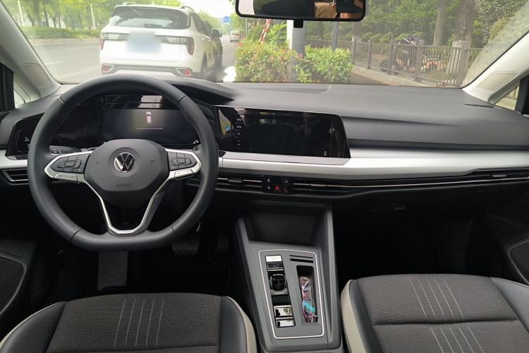Used Volkswagen Golf 2021 280TSI DSG Pro Center Console