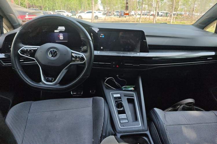 Used Volkswagen Golf 2021 280TSI DSG R-Line Center Console