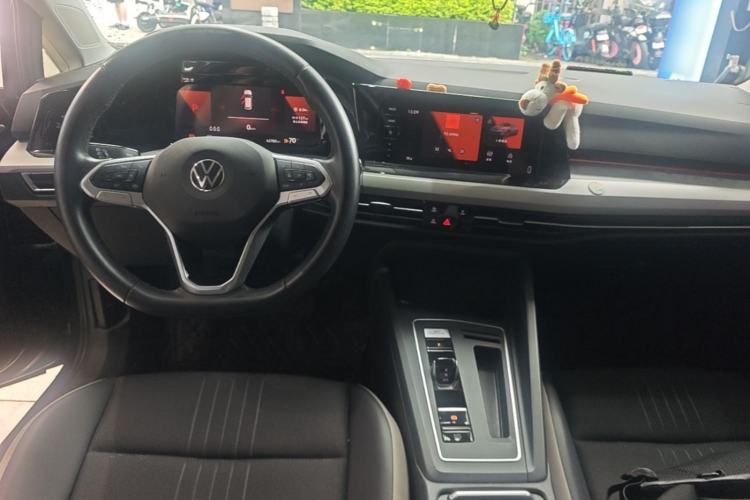 Used Volkswagen Golf 2021 280TSI DSG Pro Center Console