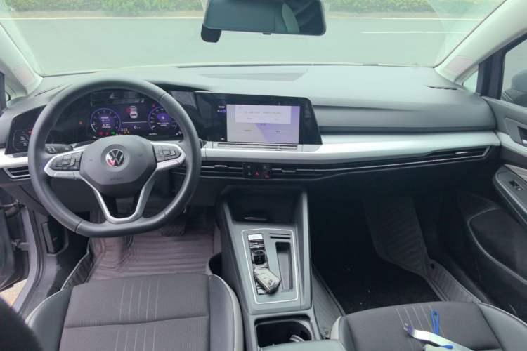 Used Volkswagen Golf 2021 280TSI DSG Pro Center Console