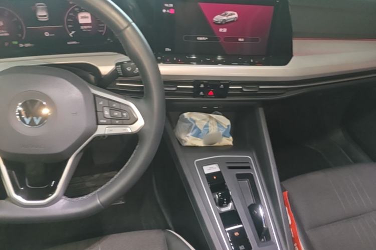 Used Volkswagen Golf 2021 280TSI DSG Pro Center Console