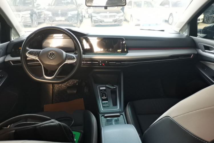 Used Volkswagen Golf 2021 280TSI DSG Pro Center Console