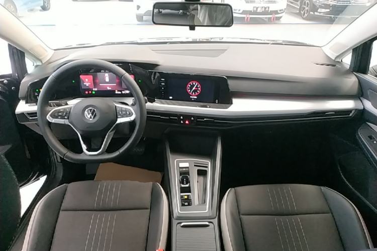 Used Volkswagen Golf 2021 280TSI DSG Pro Center Console