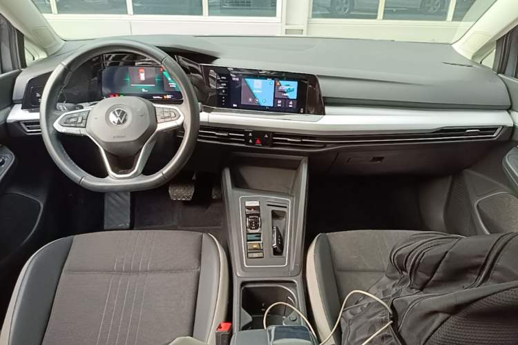 Used Volkswagen Golf 2021 280TSI DSG Pro Center Console