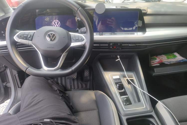 Used Volkswagen Golf 2021 280TSI DSG Pro Center Console