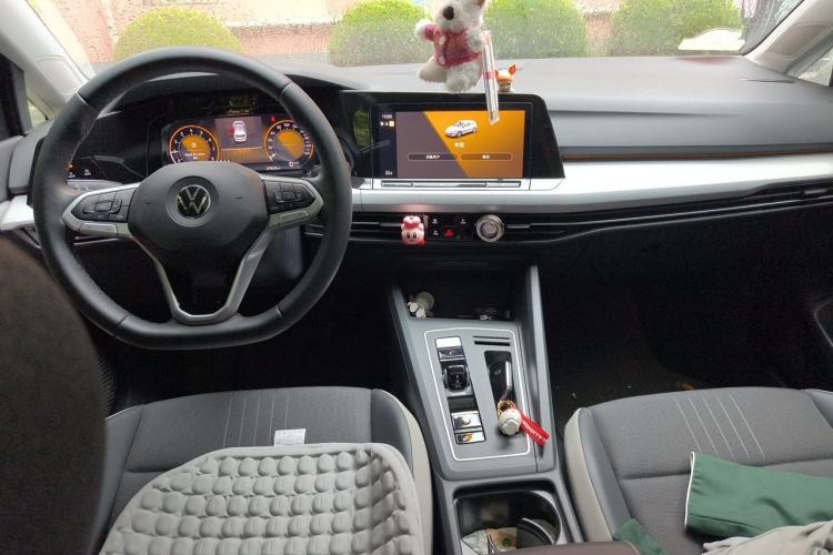 Used Volkswagen Golf 2021 280TSI DSG Pro Center Console