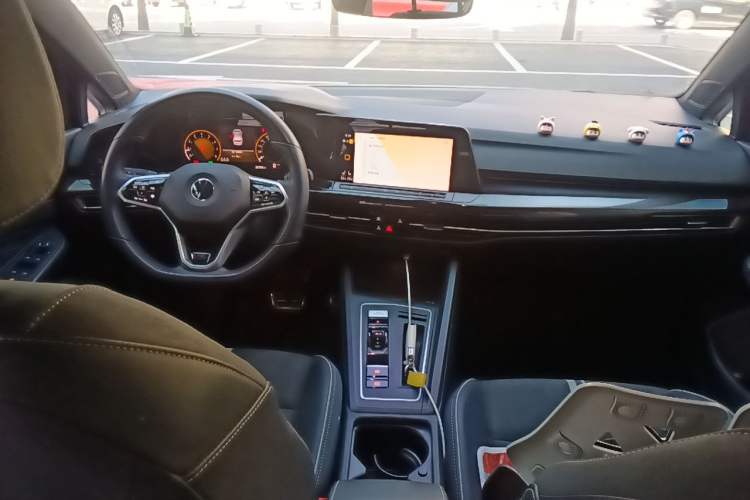 Used Volkswagen Golf 2021 280TSI DSG R-Line Center Console