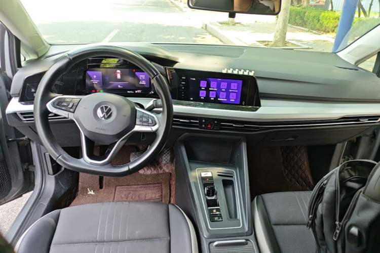 Used Volkswagen Golf 2021 280TSI DSG Pro Center Console