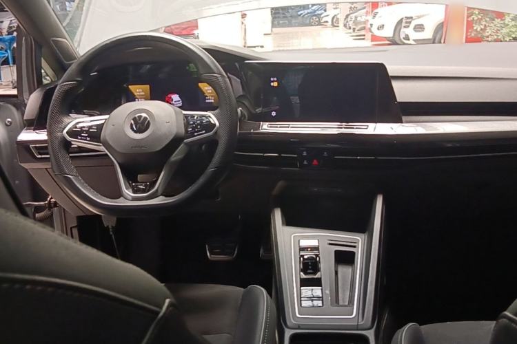 Used Volkswagen Golf 2021 280TSI DSG R-Line Center Console