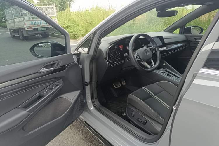 Used Volkswagen Golf 2021 280TSI DSG R-Line Driver Seat