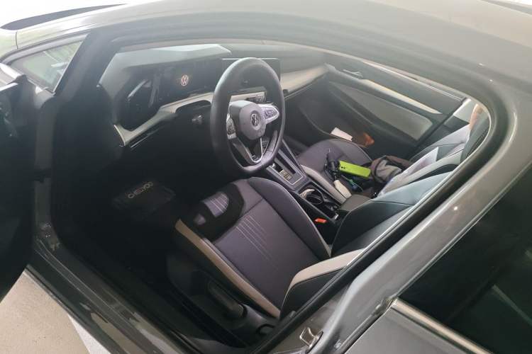 Used Volkswagen Golf 2021 280TSI DSG Pro First Edition Driver Seat