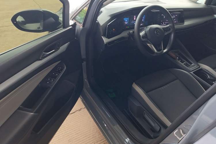 Used Volkswagen Golf 2021 280TSI DSG 30th Anniversary Edition Driver Seat