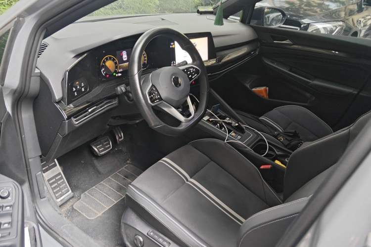Used Volkswagen Golf 2021 280TSI DSG R-Line Driver Seat