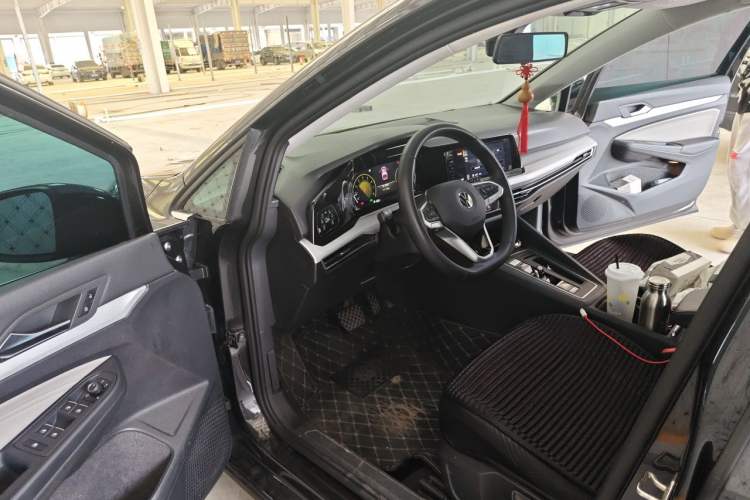Used Volkswagen Golf 2021 280TSI DSG 30th Anniversary Edition Driver Seat