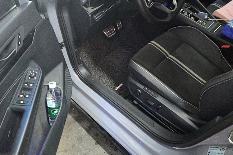 Used Volkswagen Golf 2021 280TSI DSG R-Line Driver Seat
