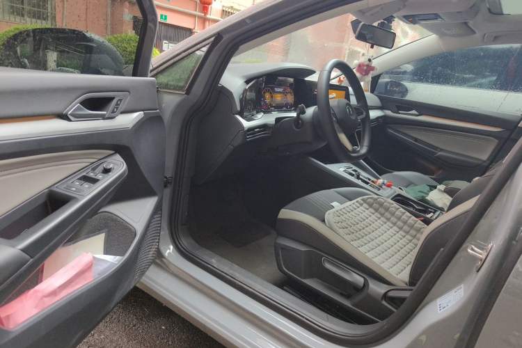 Used Volkswagen Golf 2021 280TSI DSG Pro Driver Seat