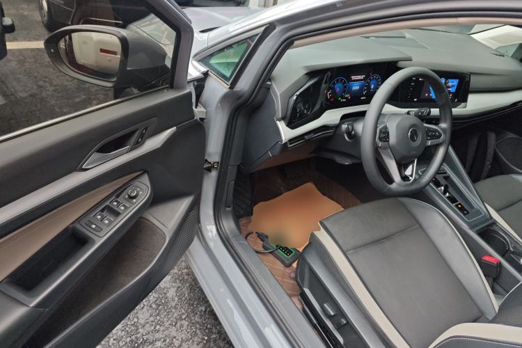 Used Volkswagen Golf 2021 280TSI DSG Pro First Edition Driver Seat