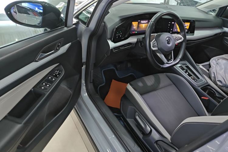 Used Volkswagen Golf 2021 200TSI DSG Pro Driver Seat