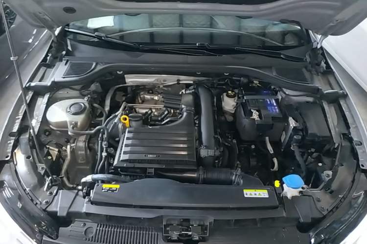 Used Volkswagen Golf 2021 280TSI DSG Pro Engine Bay