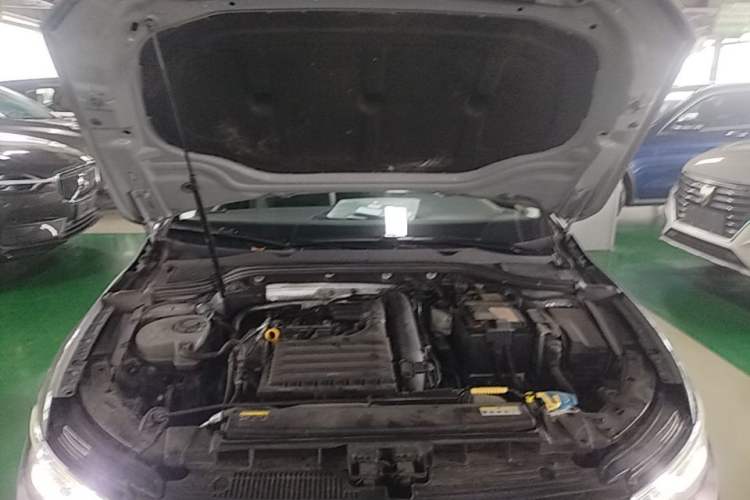 Used Volkswagen Golf 2021 280TSI DSG Pro Engine Bay