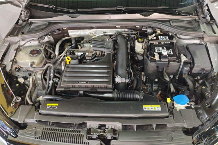 Used Volkswagen Golf 2021 280TSI DSG R-Line Engine Bay
