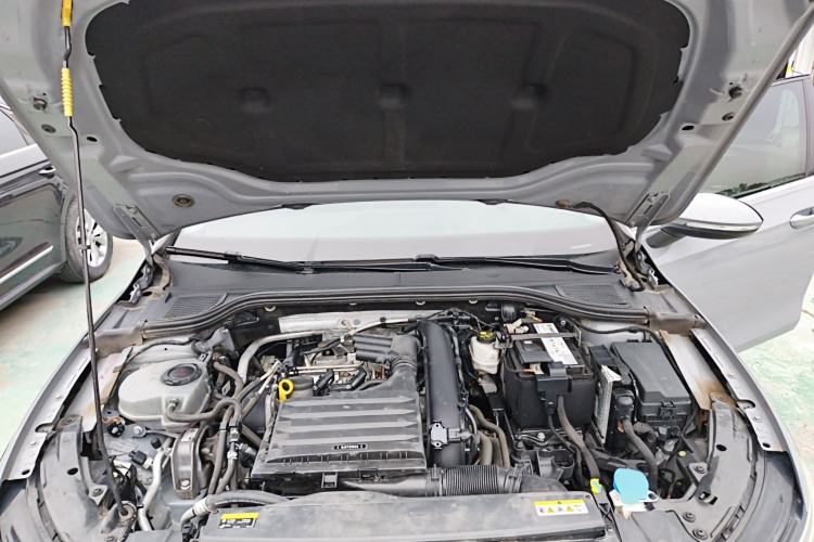 Used Volkswagen Golf 2021 280TSI DSG R-Line Engine Bay