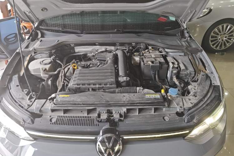 Used Volkswagen Golf 2021 280TSI DSG Pro Engine Bay