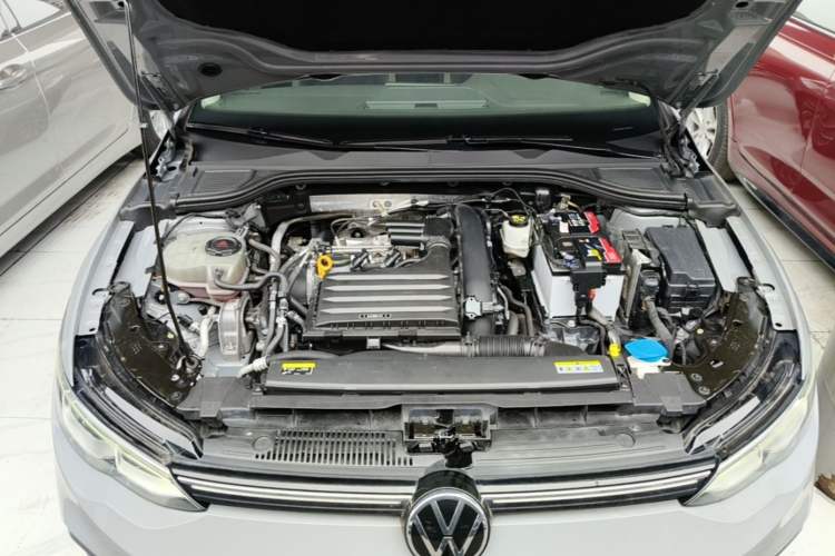Used Volkswagen Golf 2021 280TSI DSG Pro Engine Bay