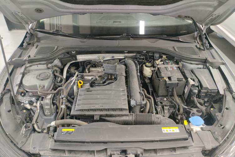 Used Volkswagen Golf 2021 280TSI DSG R-Line Engine Bay