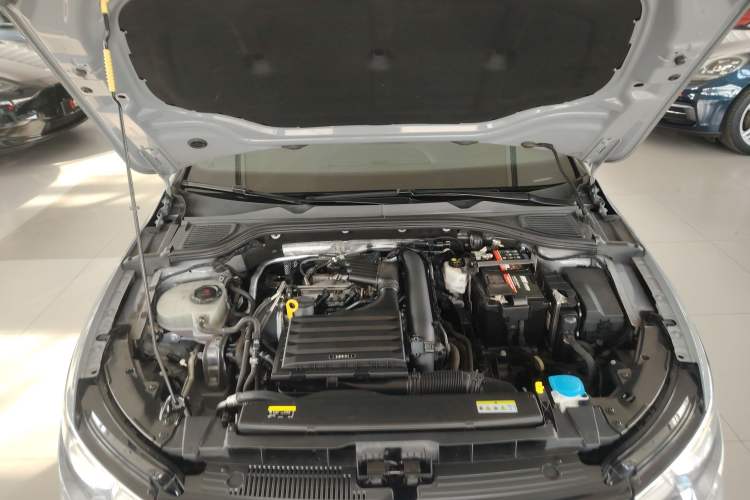 Used Volkswagen Golf 2021 280TSI DSG R-Line Engine Bay