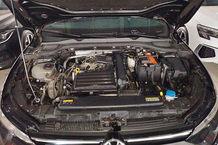 Used Volkswagen Golf 2021 280TSI DSG R-Line Engine Bay