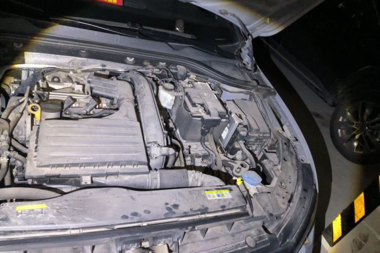 Used Volkswagen Golf 2021 280TSI DSG R-Line Engine Bay Left