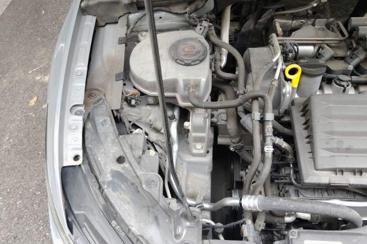 Used Volkswagen Golf 2021 280TSI DSG R-Line Engine Bay Left