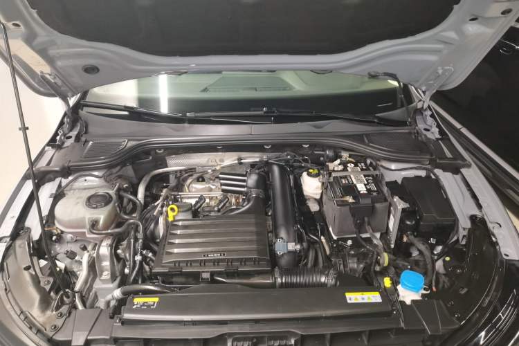 Used Volkswagen Golf 2021 280TSI DSG Pro Engine Bay