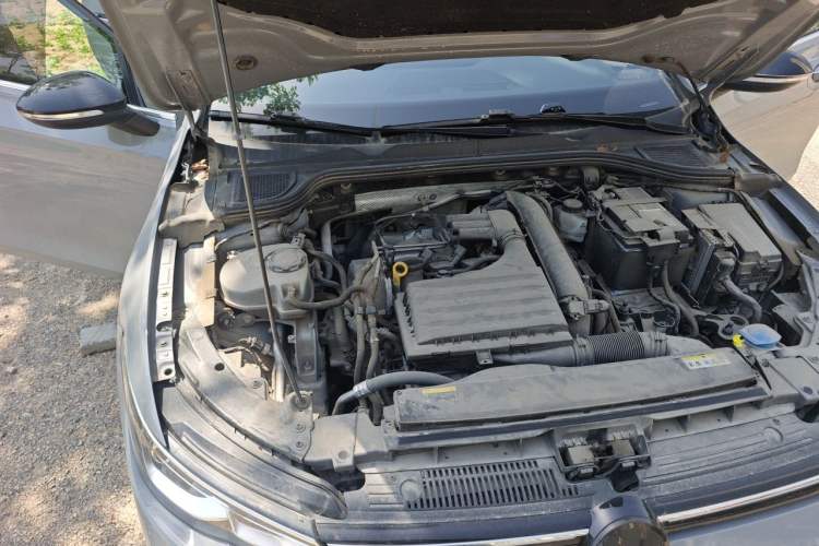Used Volkswagen Golf 2021 280TSI DSG R-Line Engine Bay Right