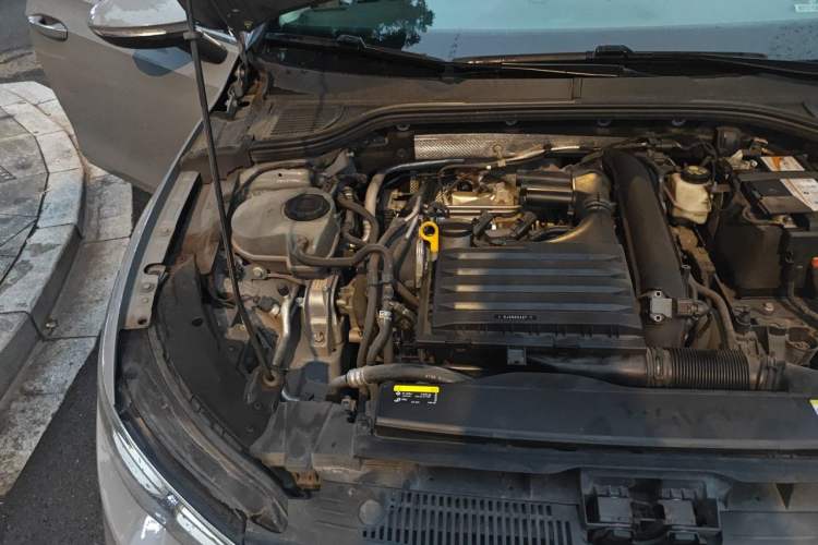 Used Volkswagen Golf 2021 280TSI DSG Pro Engine Bay Right