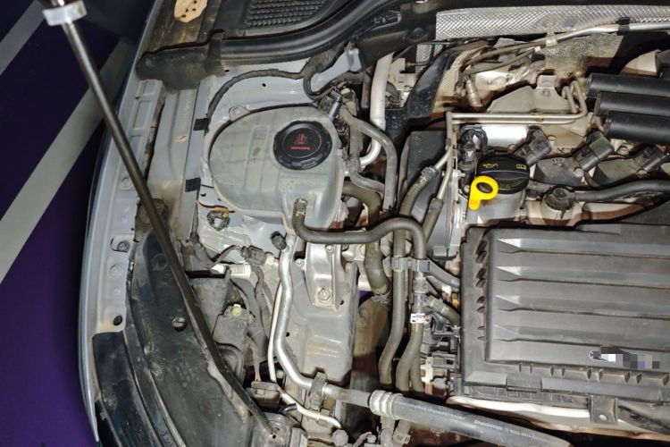 Used Volkswagen Golf 2021 280TSI DSG R-Line Engine Bay Right
