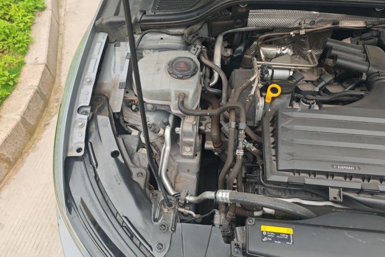 Used Volkswagen Golf 2021 280TSI DSG Pro Engine Bay Right