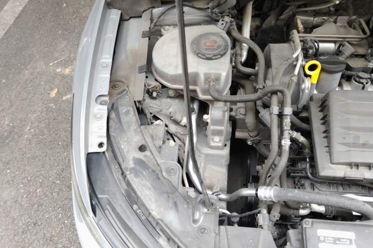 Used Volkswagen Golf 2021 280TSI DSG R-Line Engine Bay Right