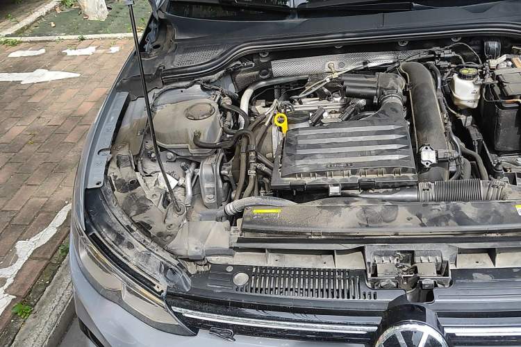 Used Volkswagen Golf 2021 280TSI DSG R-Line Engine Bay Right