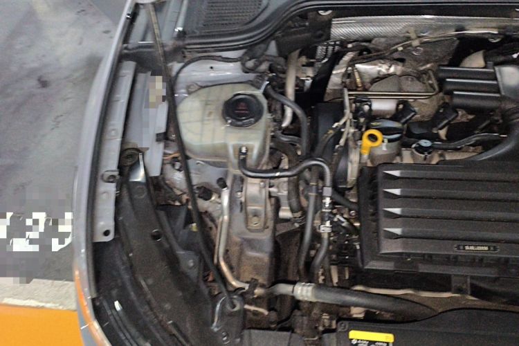 Used Volkswagen Golf 2021 280TSI DSG R-Line Engine Bay Right