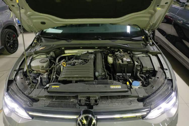Used Volkswagen Golf 2021 280TSI DSG Pro Engine Bay