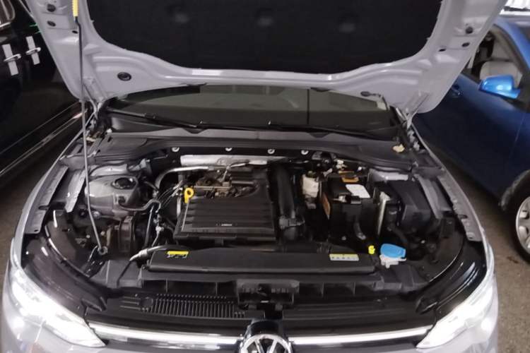 Used Volkswagen Golf 2021 280TSI DSG Pro Engine Bay