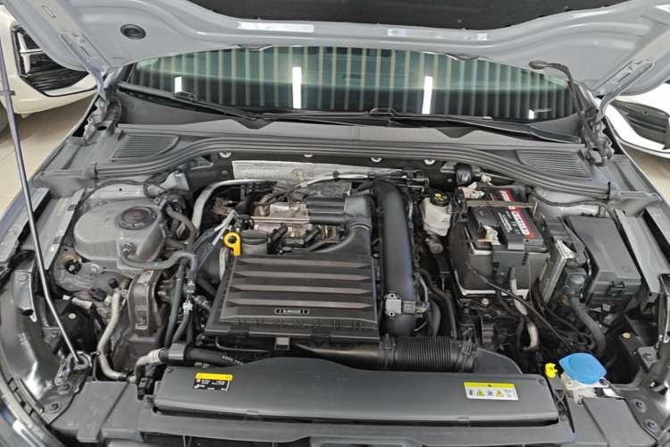 Used Volkswagen Golf 2021 200TSI DSG Pro Engine Bay