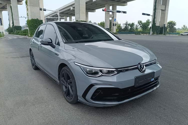 Used Volkswagen Golf 2021 280TSI DSG R-Line Front Right 45 Deg