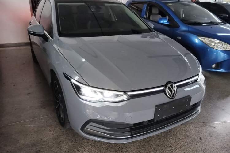 Used Volkswagen Golf 2021 280TSI DSG Pro Front Right 45 Deg