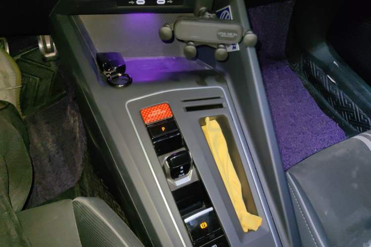Used Volkswagen Golf 2021 280TSI DSG R-Line Gear Lever