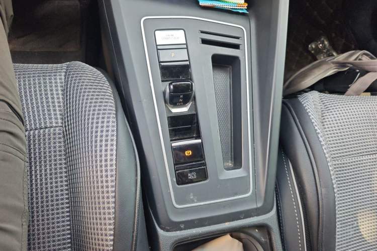 Used Volkswagen Golf 2021 280TSI DSG R-Line Gear Lever